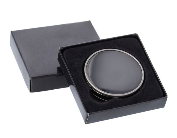 tashanger in zwarte doos